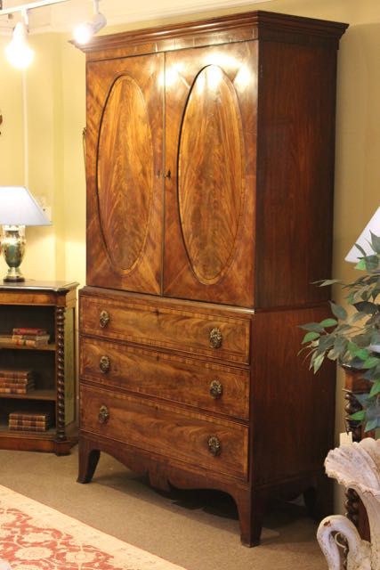 Georgian Mahogany Linen Press