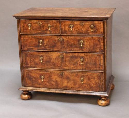 18thc. Walnut Chest of Drawers