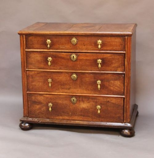 18thc. Walnut Chest of Drawers