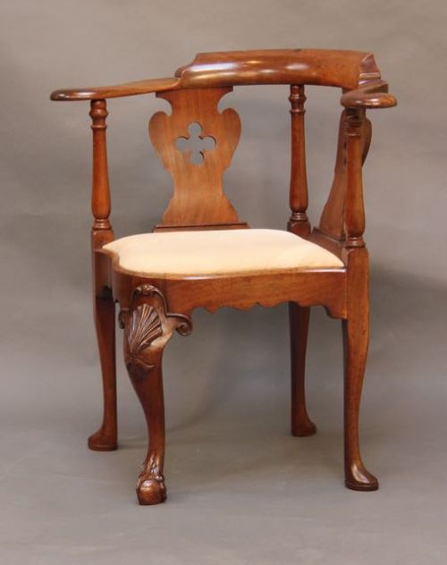 A Superb 18thc. Walnut Corner Chair
