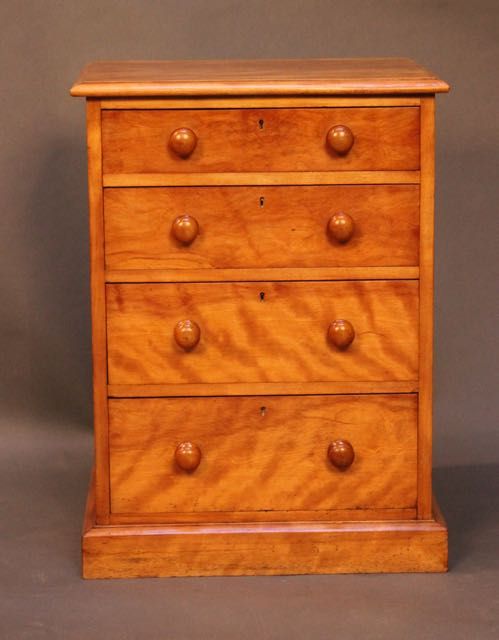 19thc. Satin Birch Small Chest of Drawers