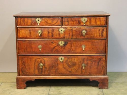 18thc. Walnut Chest of Drawers