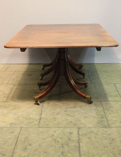 Georgian Mahogany Pillar Dining Table
