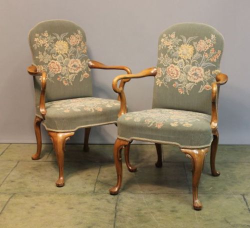 A Pair of 19thc Walnut Side Chairs