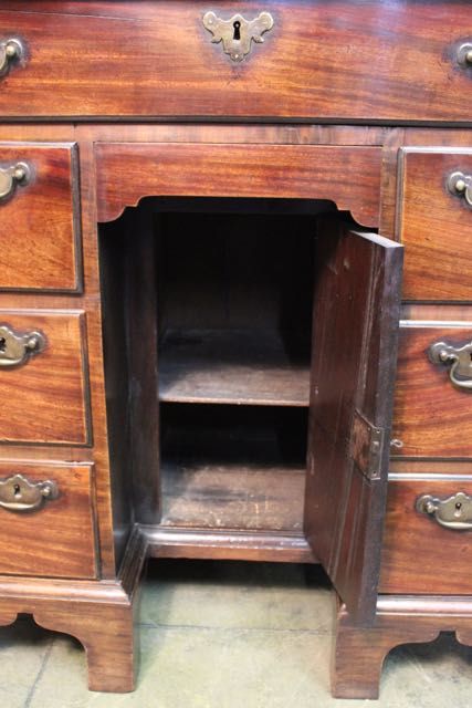 fig 1. 18thc. Mahogany Kneehole Desk
