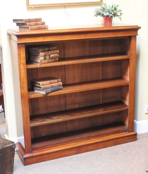 19thc. Mahogany Bookcase
with Adjustable Shelves.