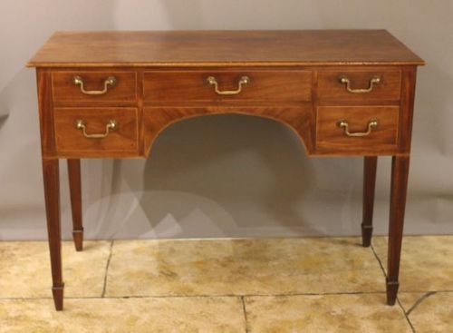 Late Georgian Mahogany Dressing Table
