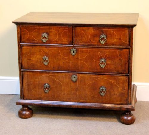 18thc. Walnut Chest of Drawers