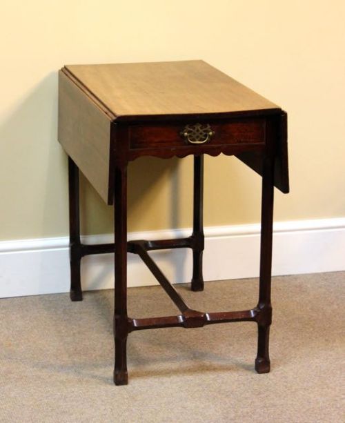 18thc mahogany Pembroke table