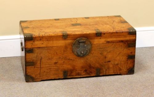 Early 20th Century Camphorwood Chest