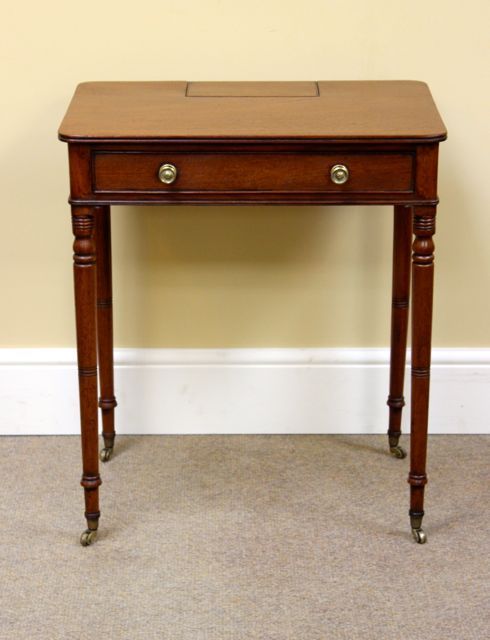 19thc. Mahogany Chamber Table