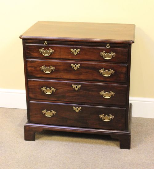 18thc. Mahogany Chest of Drawers