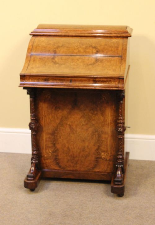 19thc. Walnut Davenport