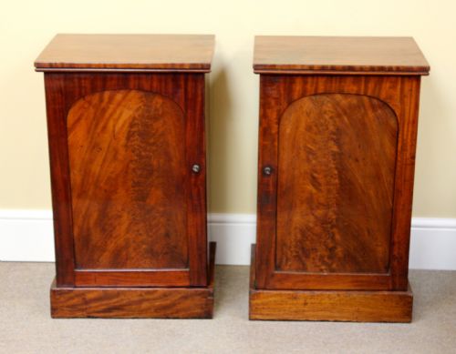 Pair of 19thc Mahogany Pedestal Bedside Cupboards