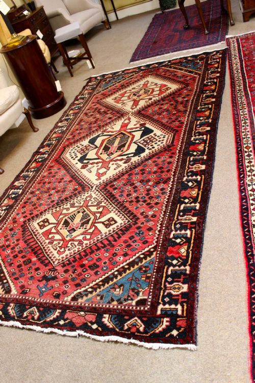 A PERSIAN RED CARPET - ADDITIONAL PHOTO 4