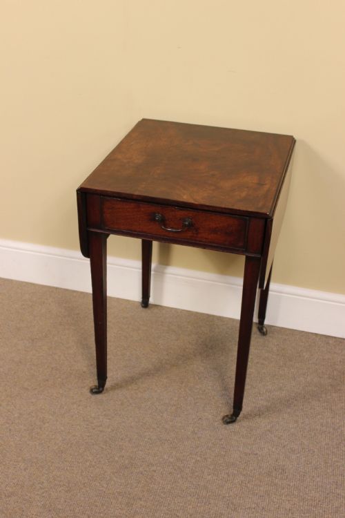 A LOVELY 18THC MAHOGANY PEMBROKE SIDE TABLE - ADDITIONAL PHOTO 1