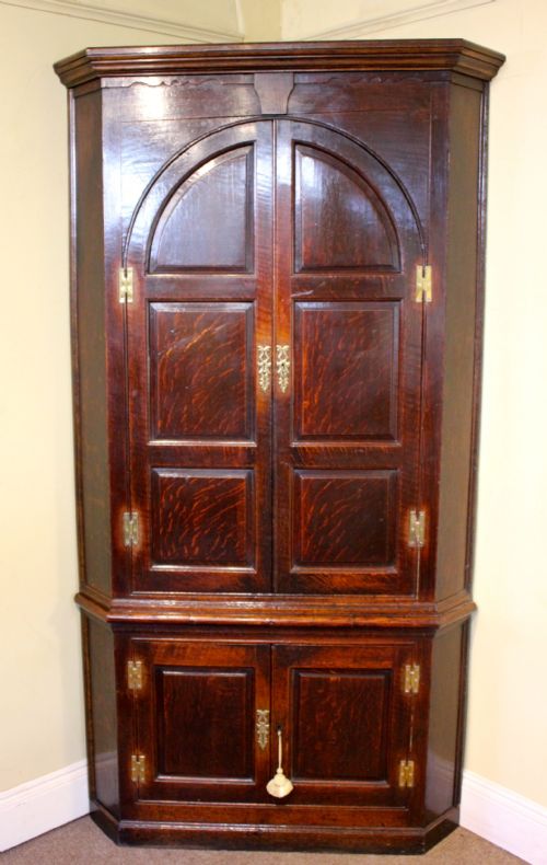 18THC OAK CORNER CUPBOARD - ADDITIONAL PHOTO 1