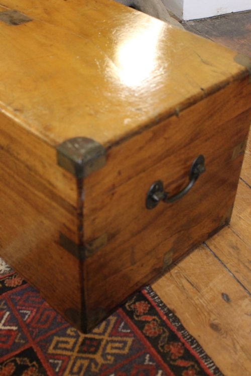 19THC CAMPHOR WOOD CHEST - ADDITIONAL PHOTO 2