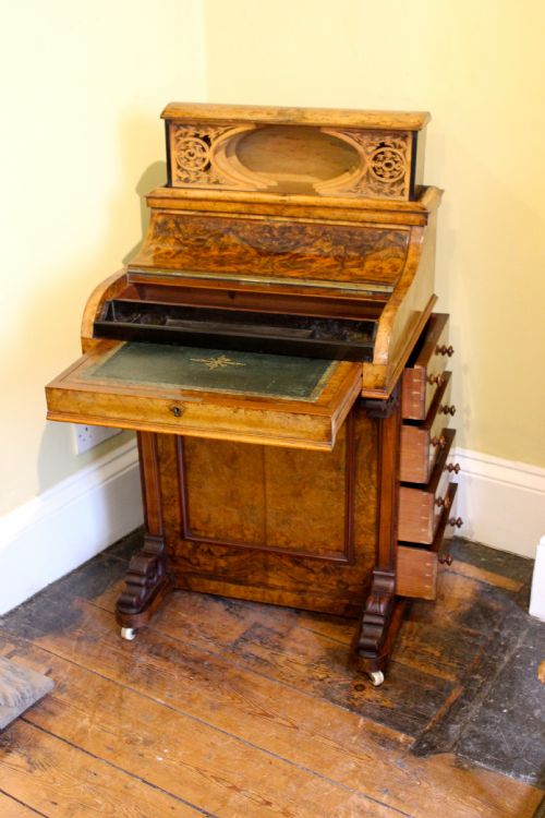 19THC BURR WALNUT DAVENPORT DESK