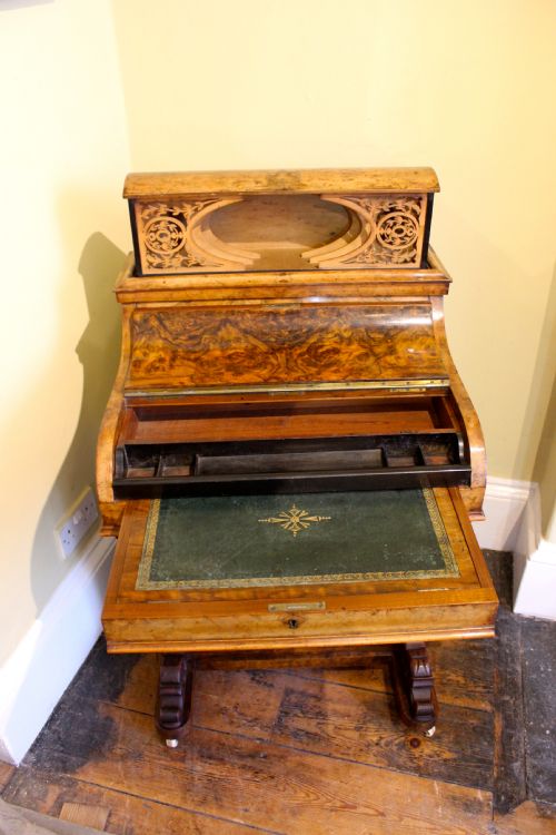 19THC BURR WALNUT DAVENPORT DESK - ADDITIONAL PHOTO 3