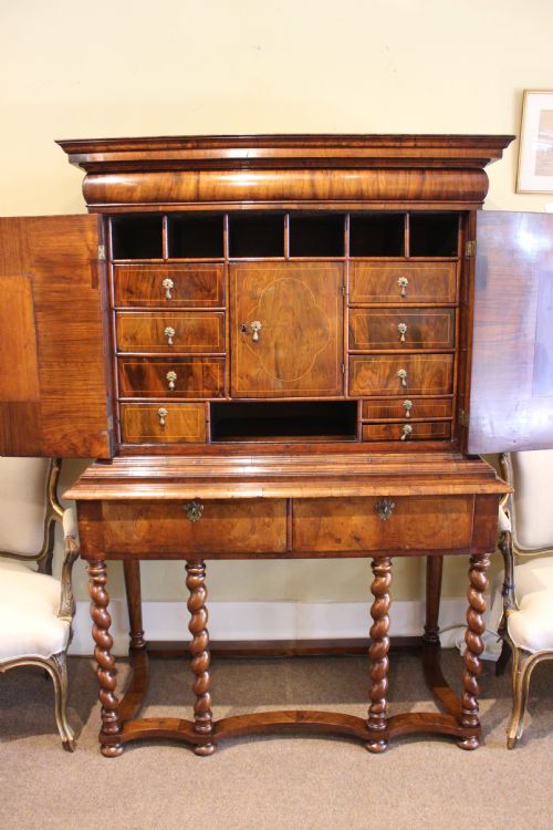 18THC WALNUT CABINET ON STAND - ADDITIONAL PHOTO 3