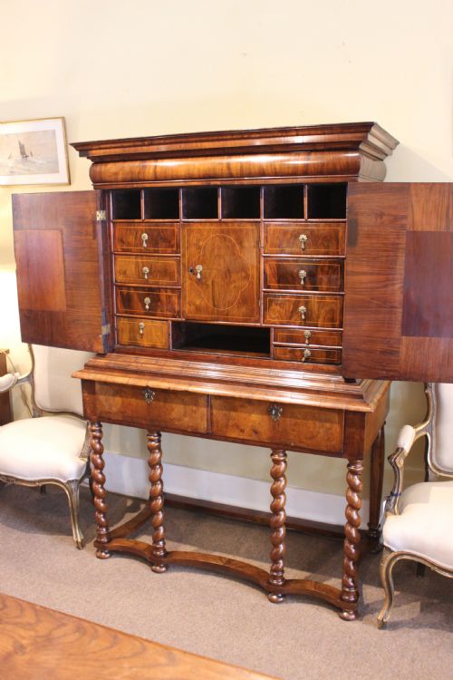 18THC WALNUT CABINET ON STAND - ADDITIONAL PHOTO 4