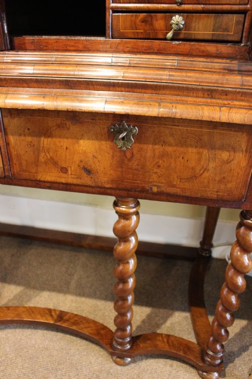 18THC WALNUT CABINET ON STAND - ADDITIONAL PHOTO 8