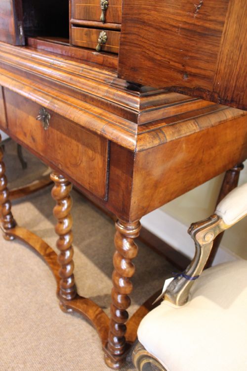 18THC WALNUT CABINET ON STAND - ADDITIONAL PHOTO 9