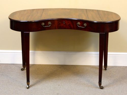 GEORGIAN MAHOGANY KIDNEY SHAPED DESK