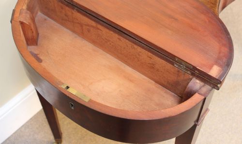 GEORGIAN MAHOGANY KIDNEY SHAPED DESK - ADDITIONAL PHOTO 6