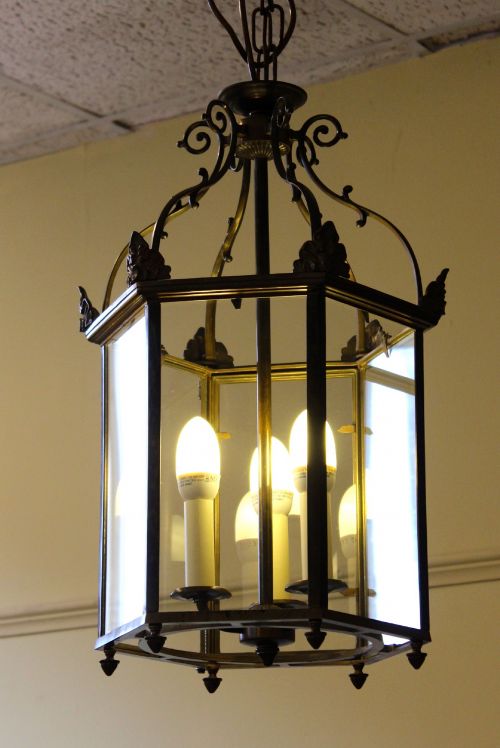 A PAIR OF EARLY 20THC HEXAGONAL BRASS LANTERNS - ADDITIONAL PHOTO 1
