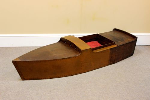 AN EDWARDIAN CHILDS RIVA MODEL BOAT