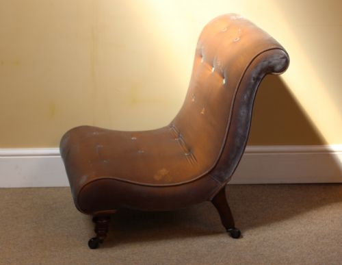 19THC WALNUT SLIPPER NURSING CHAIR - ADDITIONAL PHOTO 4