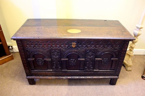 18THC OAK COFFER - ADDITIONAL PHOTO 3