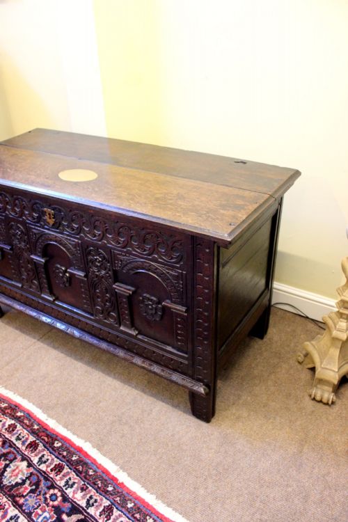 18THC OAK COFFER - ADDITIONAL PHOTO 4