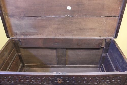 18THC OAK COFFER - ADDITIONAL PHOTO 6
