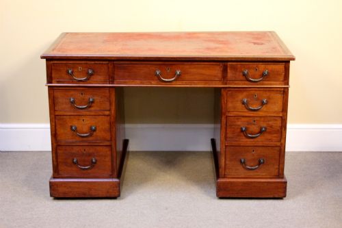 19thc. Mahogany Pedestal Desk