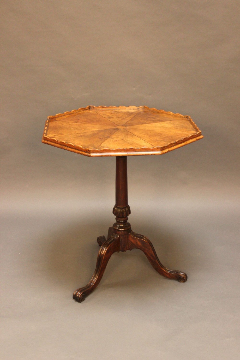 Early 19thc Walnut Tripod Table