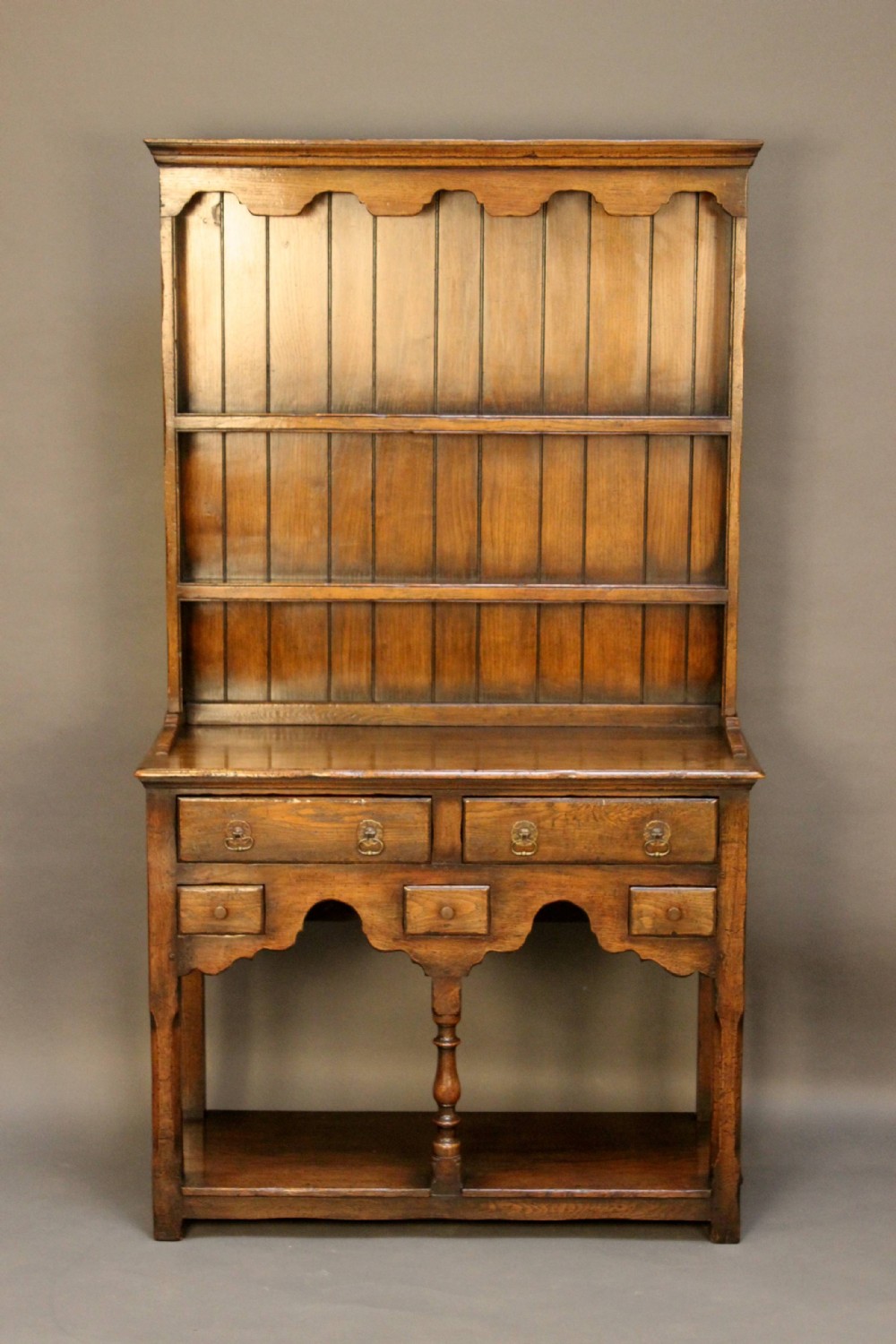 Georgian Style Oak Dresser and Rack 