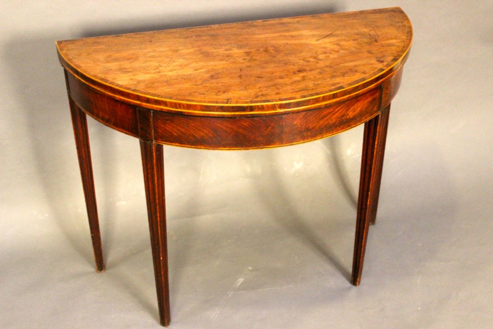 C1800 Mahogany Demi Loon Card Table