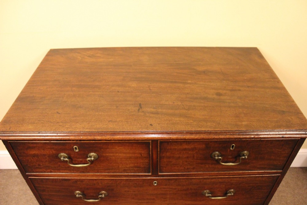 18thc. Mahogany Chest of Drawers View IV