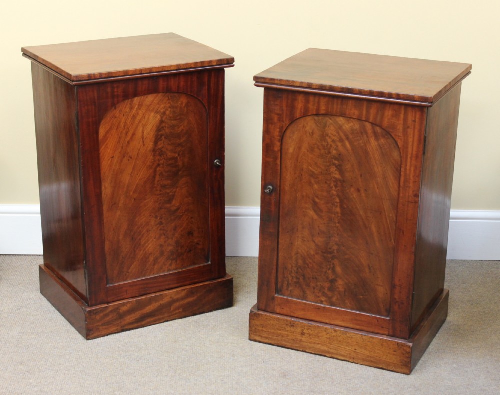 Pair of 19thc Mahogany Pedestal Bedside Cupboards View III