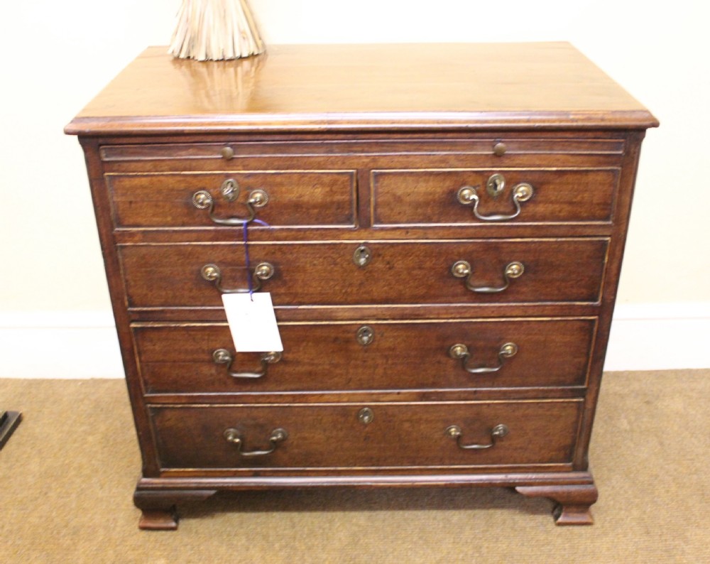 A Lovely Small 18thc Mahogany Chest Of Drawers View VI