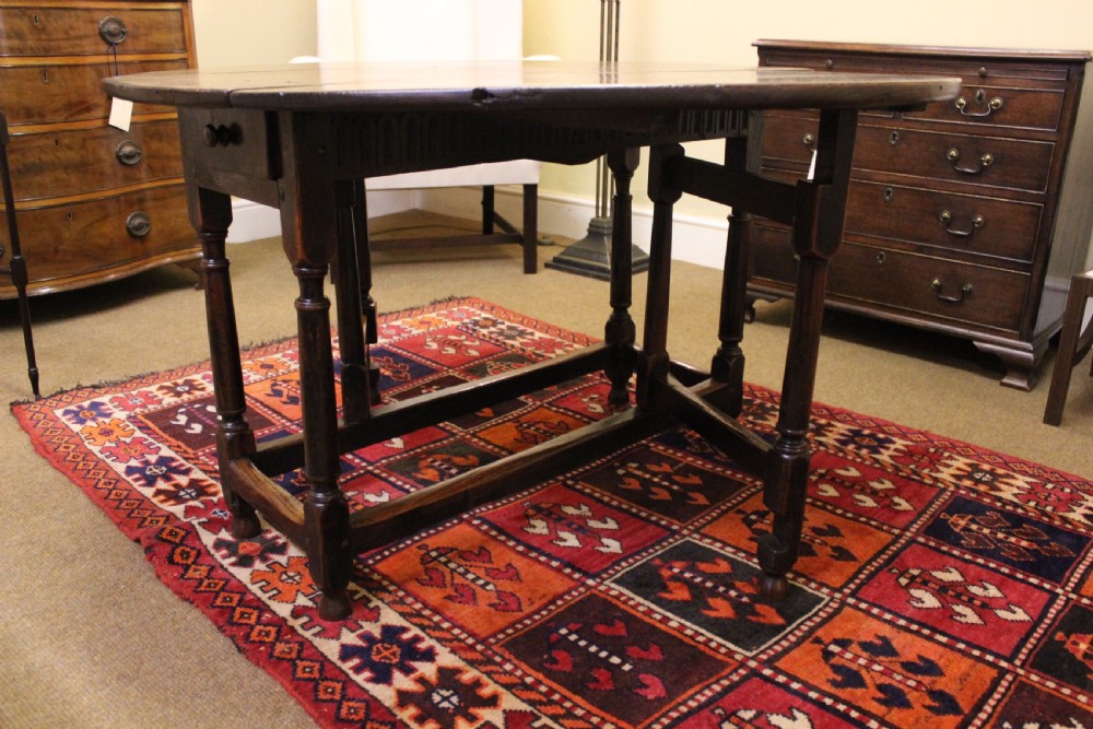 18thc Oak Drop-leaf Dining Table View III