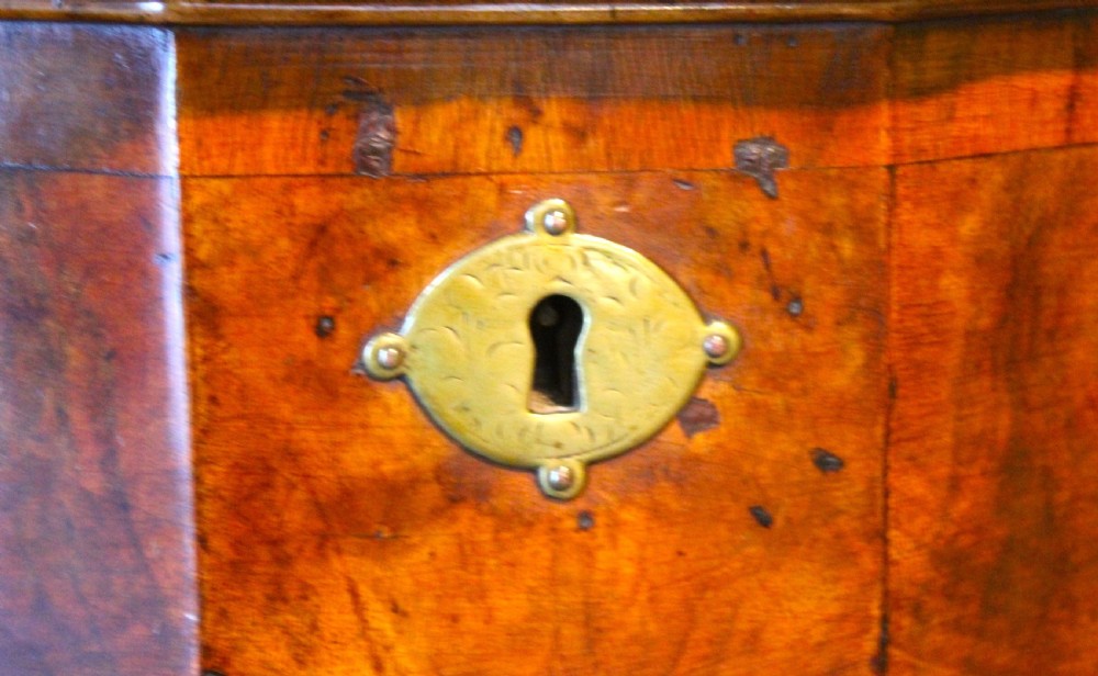 18thc Walnut Chest Of Drawers View IV