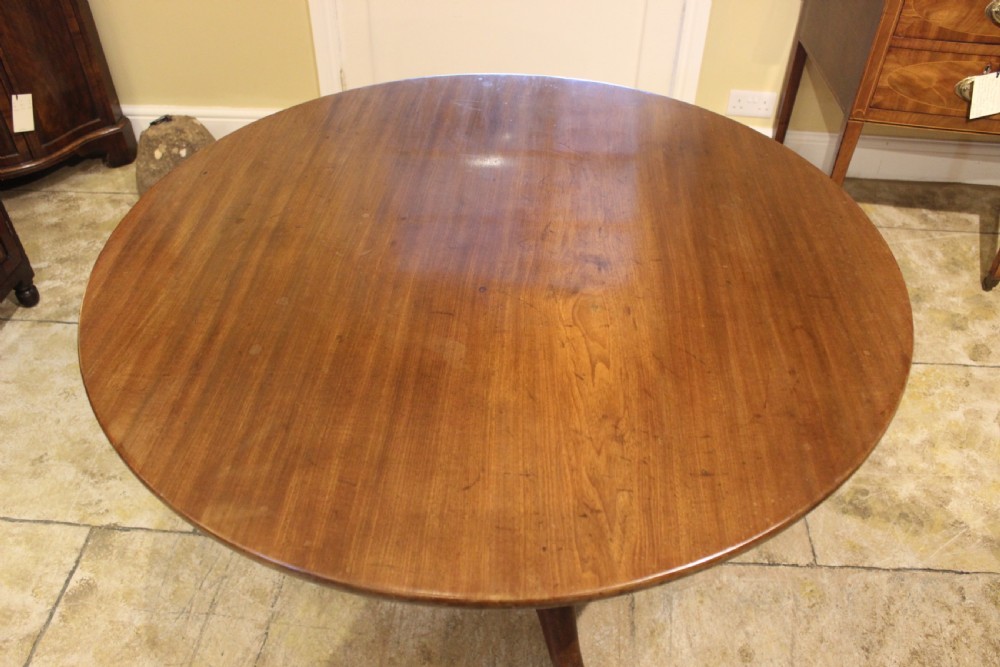 Large 18thc. Mahogany Breakfast Table View VI