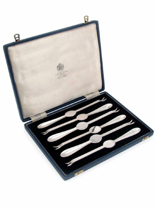 BOXED SET OF SIX MAPPIN AND WEBB SILVER PLATED LOBSTER PICKS - ADDITIONAL PHOTO 1