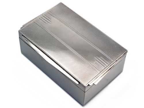 rectangular silver art deco box - CATEGORY: ANTIQUE SILVER - DATED 1930