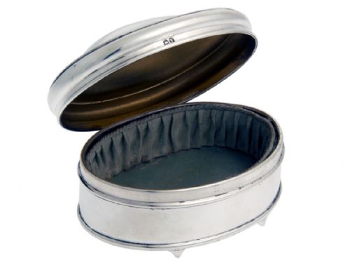 OVAL SILVER JEWELLERY BOX WITH DOMED GILT LID AND SILK LINING - ADDITIONAL PHOTO 2