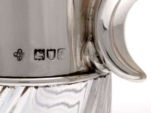 LATE VICTORIAN SILVER MOUNTED CLARET JUG WITH SCROLL HANDLE AND SWIRL GLASS DESIGN - ADDITIONAL PHOTO 4